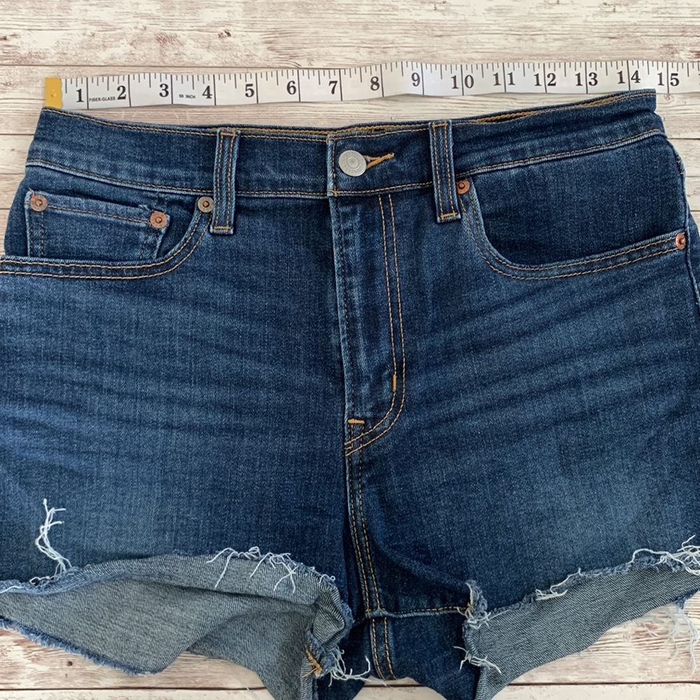 Levi’s High Rise Shorts Dark Wash Raw Hem Size 28 - Picture 7 of 10